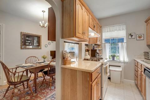 46 Browne St #2, Brookline, MA 02446 photo 11