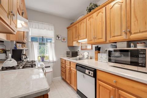 46 Browne St #2, Brookline, MA 02446 photo 10