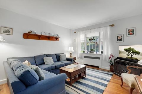 46 Browne St #2, Brookline, MA 02446 photo 2