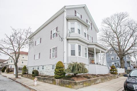 390 Sprague St, Fall River, MA 02724 photo 2