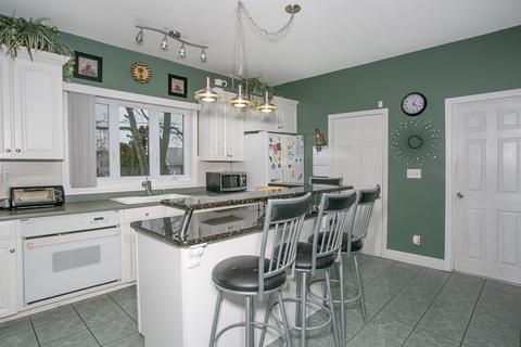 390 Sprague St, Fall River, MA 02724 photo 9