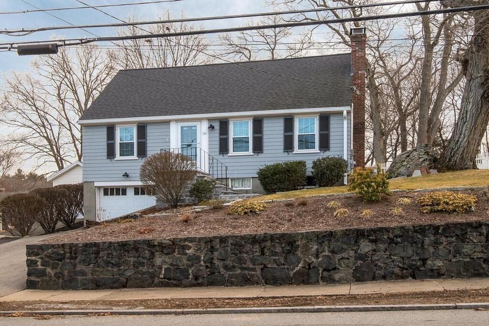 194 Broadway St, Wakefield, MA 01880 42 Photos MLS 72947966 Movoto