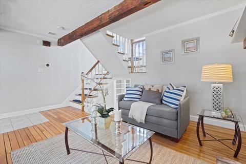7 Colonial Ct, Marblehead, MA 01945 photo 5