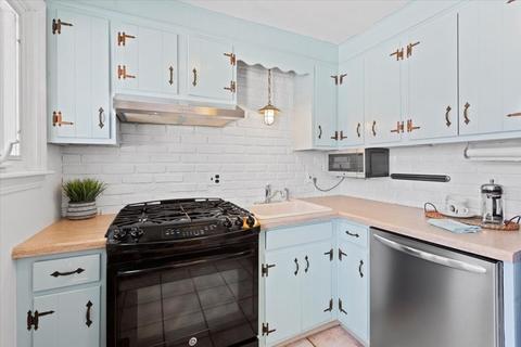 7 Colonial Ct, Marblehead, MA 01945 photo 12