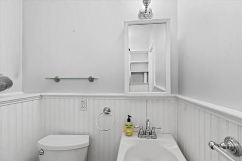 7 Colonial Ct, Marblehead, MA 01945 photo 11