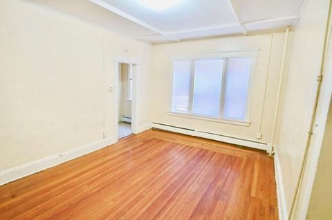 70 Grenada Ter, Springfield, MA 01108 photo 4