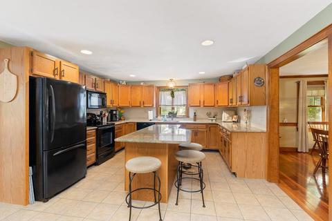 547 Hill St, Raynham, MA 02767 photo 5