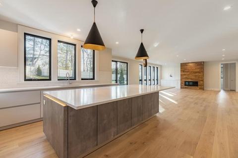 177 Jarvis Cir, Needham, MA 02492 photo 4