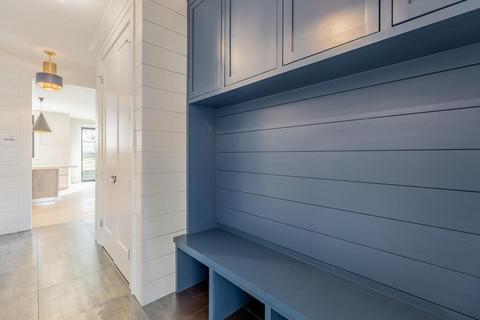 177 Jarvis Cir, Needham, MA 02492 photo 23