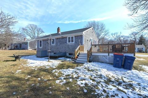 34 Smith St, Fairhaven, MA 02719 photo 4