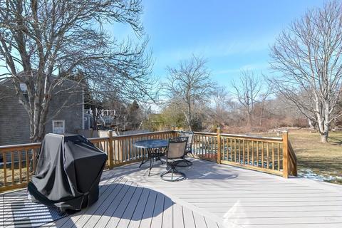 34 Smith St, Fairhaven, MA 02719 photo 6