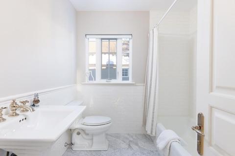 25 Royal Rd, Brookline, MA 02445 photo 13