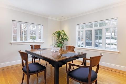 25 Royal Rd, Brookline, MA 02445 photo 6