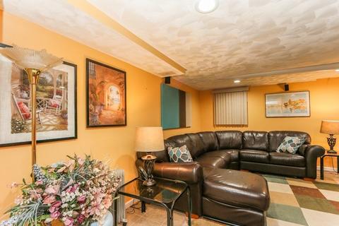 48 Bamforth Rd, Springfield, MA 01118 photo 22