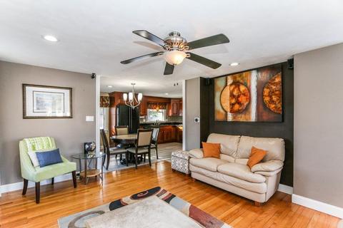 48 Bamforth Rd, Springfield, MA 01118 photo 6