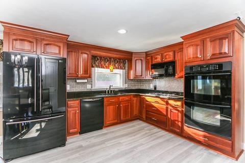 48 Bamforth Rd, Springfield, MA 01118 photo 8