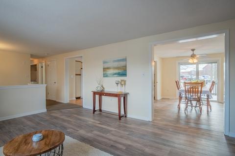290 Pleasant St, Marblehead, MA 01945 photo 9