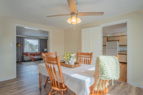 290 Pleasant St, Marblehead, MA 01945 photo 4