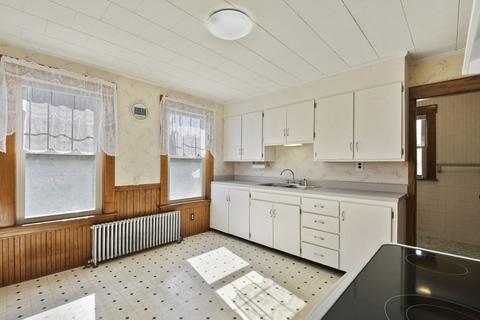 46 Harvard St, Gardner, MA 01440 photo 9