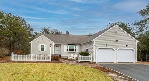 15 Surf Dr, Mashpee, MA 02649 photo 1