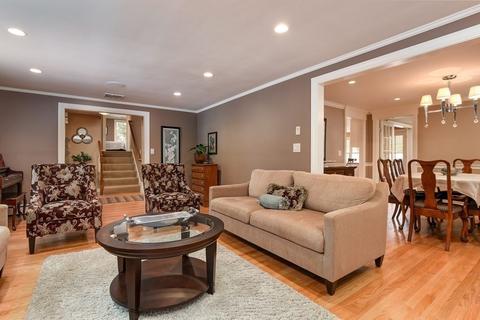 65 Richardson Dr, Needham, MA 02492 photo 9