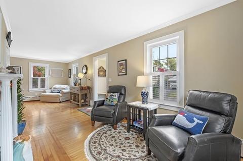 8 Pierce St, Marblehead, MA 01945 photo 7