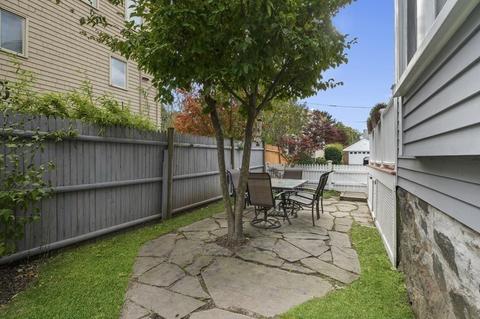 8 Pierce St, Marblehead, MA 01945 photo 5