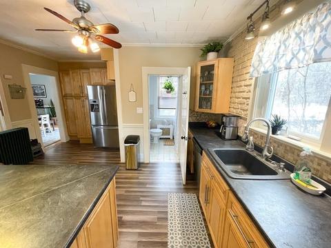 41 E High St, Avon, MA 02322 photo 11