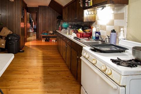 546 4th St, Fall River, MA 02721 photo 3