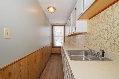2 Hale St, Worcester, MA 01604 photo 5