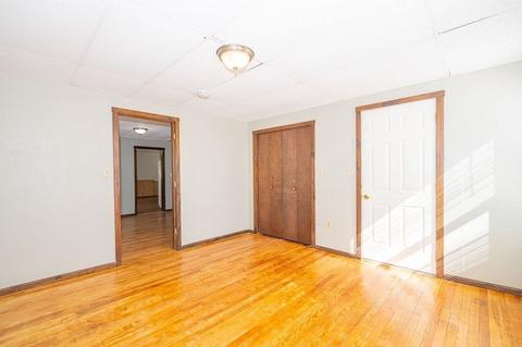 2 Hale St, Worcester, MA 01604 photo 8