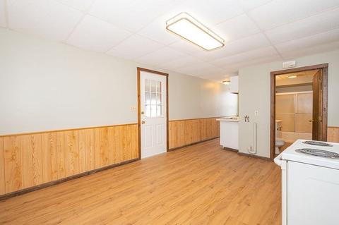 2 Hale St, Worcester, MA 01604 photo 2