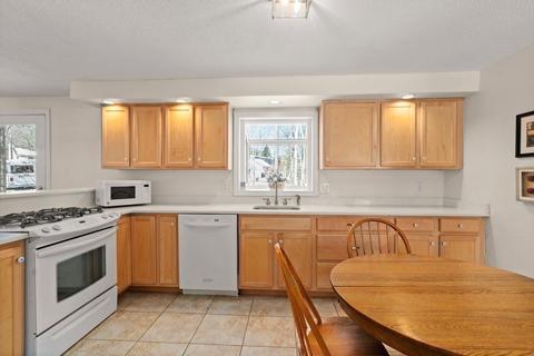 2 Hazeltine Rd, Upton, MA 01568 photo 5