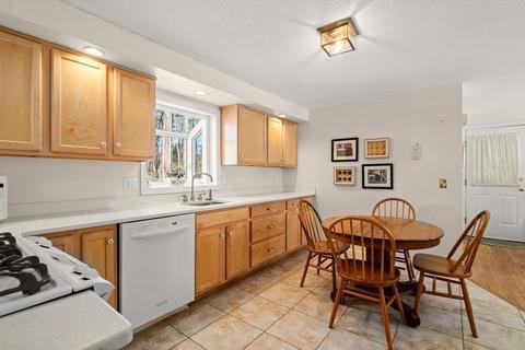 2 Hazeltine Rd, Upton, MA 01568 photo 6