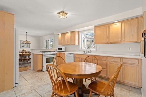 2 Hazeltine Rd, Upton, MA 01568 photo 7