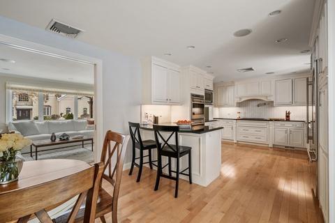 8 Eastham Rd, Newton, MA 02459 photo 5