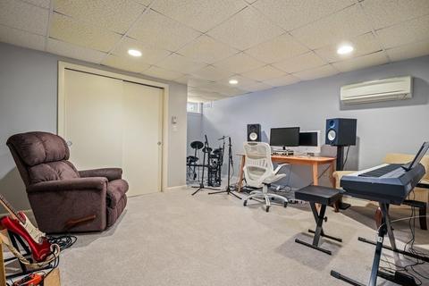 8 Eastham Rd, Newton, MA 02459 photo 26