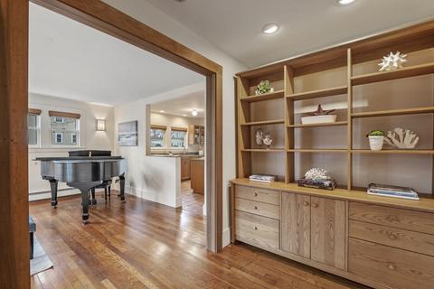 112 Jersey St, Marblehead, MA 01945 photo 4