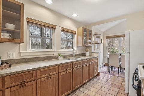 112 Jersey St, Marblehead, MA 01945 photo 8