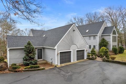 468 Elm St E, Raynham, MA 02767 photo 1