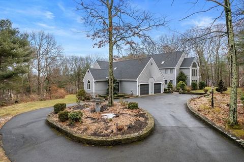 468 Elm St E, Raynham, MA 02767 photo 3