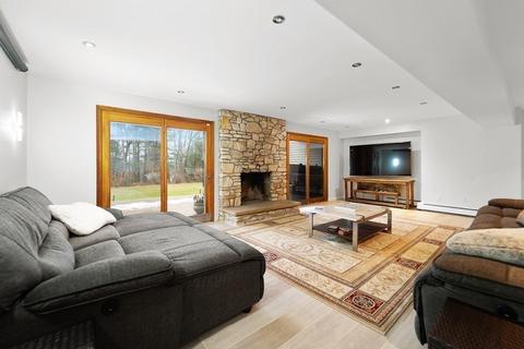 468 Elm St E, Raynham, MA 02767 photo 27