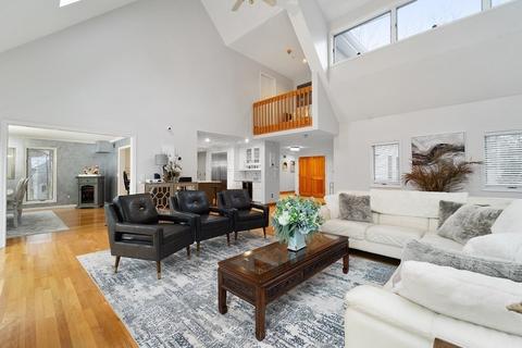 468 Elm St E, Raynham, MA 02767 photo 6