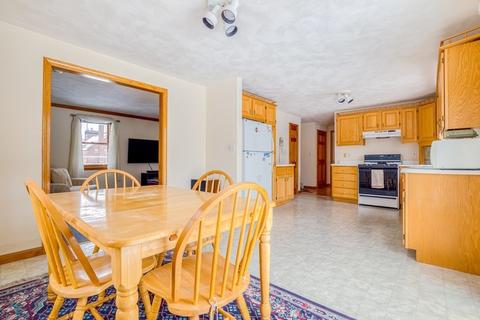 36 Wright St, Lowell, MA 01854 photo 6