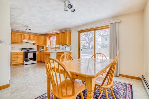 36 Wright St, Lowell, MA 01854 photo 5