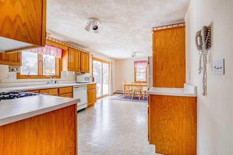 36 Wright St, Lowell, MA 01854 photo 7