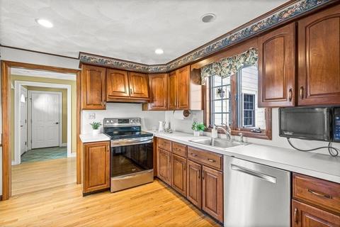 205 Summer Ave, Reading, MA 01867 photo 8