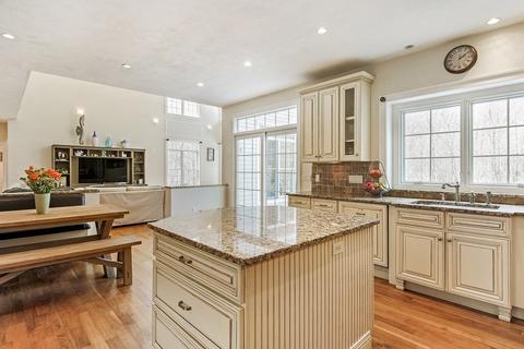 14 Wunschel Dr, Sutton, MA 01590 photo 5