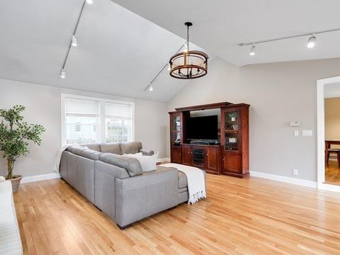 201 Tower Ave, Needham, MA 02494 photo 12