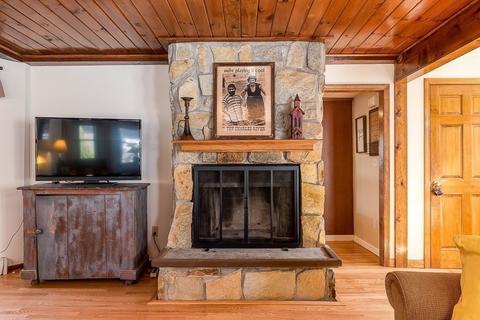 115 Riverside Dr, Dedham, MA 02026 photo 6